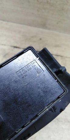 blok-upravleniia-steklopodieemnikami-volkswagen-jetta-vi-art-100985-big-1