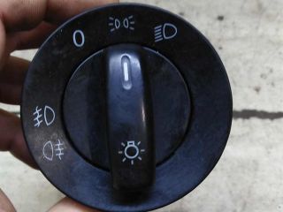 blok-upravleniia-svetom-volkswagen-jetta-vi-art-101166