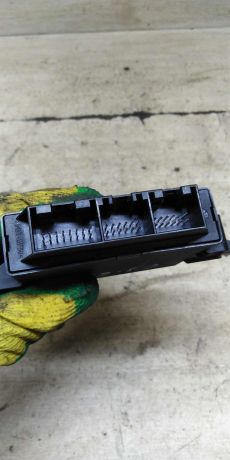 blok-upravleniia-parktronikami-volkswagen-jetta-vi-art-101296-big-1