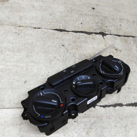 blok-upravleniia-peckoi-i-kondicionerom-volkswagen-jetta-vi-art-101682-big-0