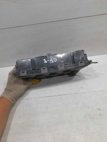 blok-upravleniia-peckoi-volvo-s80-art-101781-big-1