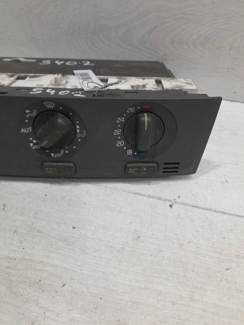blok-upravleniia-peckoi-i-kondicionerom-volvo-s40-volvo-v40-art-101869-big-1