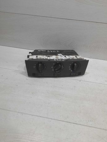 blok-upravleniia-peckoi-i-kondicionerom-volvo-s40-volvo-v40-art-101869-big-5