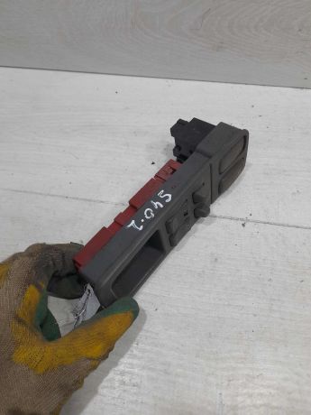 blok-upravleniia-steklopodieemnikami-volvo-s40-volvo-v40-art-101876-big-2