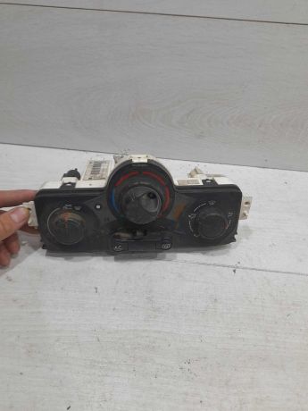 blok-upravleniia-peckoi-i-kondicionerom-renault-megane-ii-art-102450-big-0