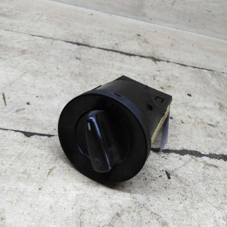 blok-upravleniia-svetom-volkswagen-bora-volkswagen-jetta-4-volkswagen-golf-4-art-102603-big-0