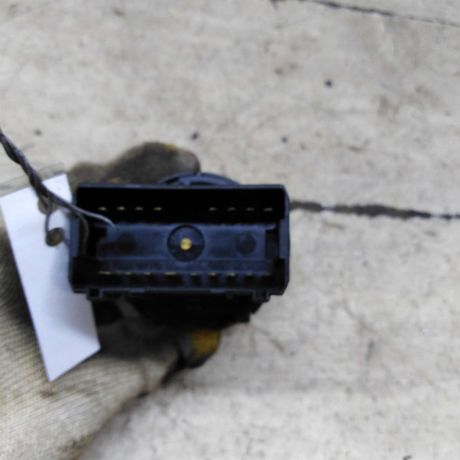 blok-upravleniia-svetom-volkswagen-bora-volkswagen-jetta-4-volkswagen-golf-4-art-102603-big-3