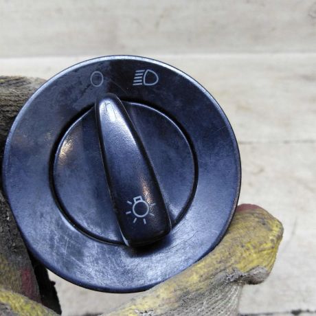 blok-upravleniia-svetom-volkswagen-bora-volkswagen-jetta-4-volkswagen-golf-4-art-102603-big-2