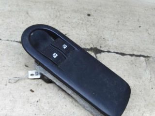 blok-upravleniia-steklopodieemnikami-renault-scenic-ii-art-103883