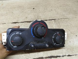 blok-upravleniia-peckoi-i-kondicionerom-renault-scenic-2-art-104318