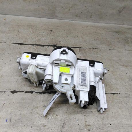 blok-upravleniia-peckoi-i-kondicionerom-renault-scenic-2-art-104318-big-3