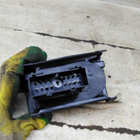 blok-upravleniia-svetom-ford-mondeo-3-art-104643-big-3