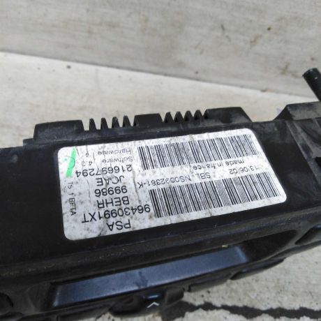 blok-upravleniia-peckoi-i-kondicionerom-peugeot-307-art-104705-big-3