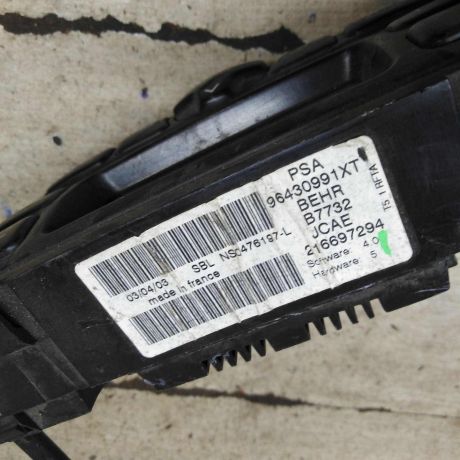 blok-upravleniia-peckoi-i-kondicionerom-peugeot-307-art-104706-big-3