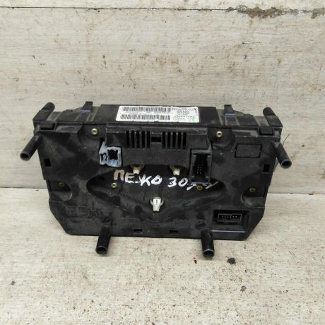blok-upravleniia-peckoi-i-kondicionerom-peugeot-307-art-104706-big-1