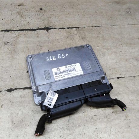 blok-upravleniia-dvigatelem-volkswagen-passat-b5-gp-audi-a4-b6-audi-a4-b7-art-104772-big-0