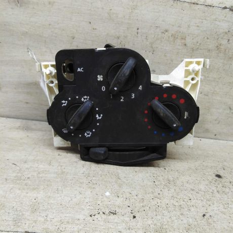 blok-upravleniia-peckoi-i-kondicionerom-renault-logan-i-art-105003-big-0