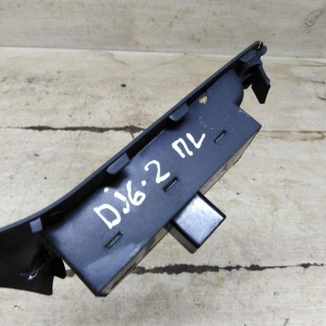 blok-upravleniia-steklopodieemnikami-volkswagen-jetta-vi-art-105369-big-2