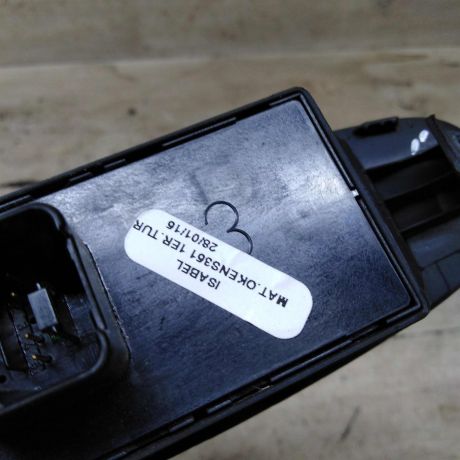 blok-upravleniia-steklopodieemnikami-volkswagen-jetta-vi-art-105369-big-4
