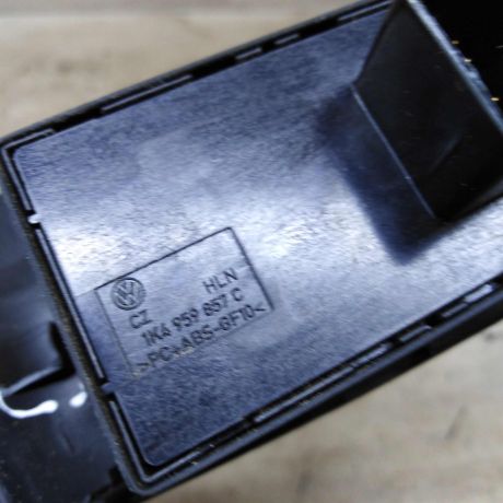 blok-upravleniia-steklopodieemnikami-volkswagen-jetta-vi-art-105369-big-7