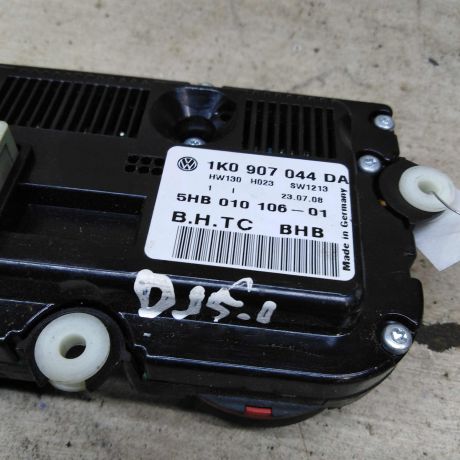 blok-upravleniia-peckoi-i-kondicionerom-volkswagen-jetta-5-art-105615-big-3