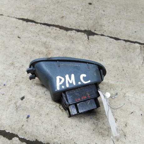 blok-upravleniia-steklopodieemnikami-renault-scenic-i-dorestailing-art-105633-big-1