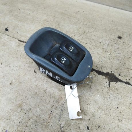 blok-upravleniia-steklopodieemnikami-renault-scenic-i-dorestailing-art-105633-big-0