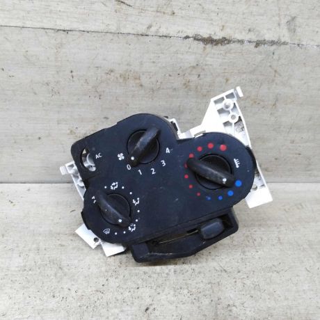 blok-upravleniia-peckoi-renault-logan-i-art-105692-big-0