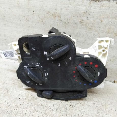 blok-upravleniia-peckoi-renault-logan-i-art-105763-big-0