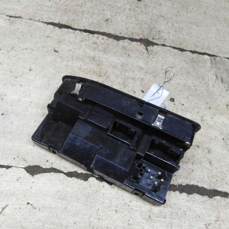 blok-upravleniia-steklopodieemnikami-bmw-e39-art-105836-big-3