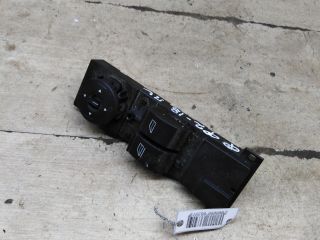 blok-upravleniia-steklopodieemnikami-ford-focus-2-art-106367