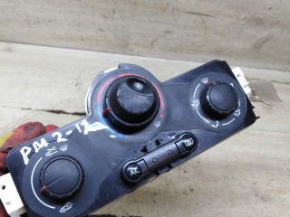 blok-upravleniia-peckoi-i-kondicionerom-renault-megane-ii-art-107664