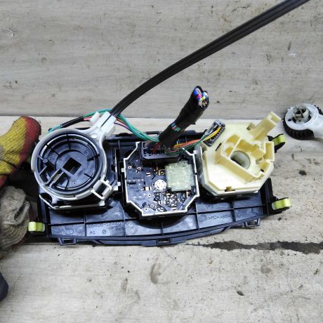 blok-upravleniia-peckoi-i-kondicionerom-toyota-corolla-x-e140-e150-art-107794-big-6