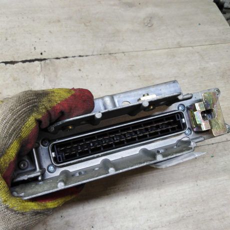 blok-upravleniia-akpp-audi-80-b4-20i-art-108004-big-2