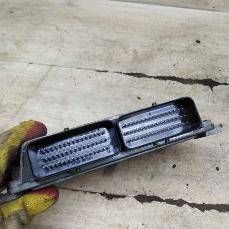 blok-upravleniia-dvigatelem-ebu-renault-sandero-i-art-108963-big-1