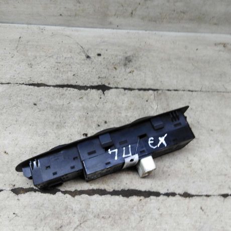 blok-upravleniia-steklopodieemnikami-hyundai-elantra-iii-art-109456-big-1