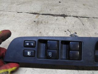 blok-upravleniia-steklopodieemnikami-nissan-tiida-i-art-109975