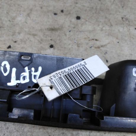 blok-upravleniia-steklopodieemnikami-nissan-tiida-i-art-109975-big-1
