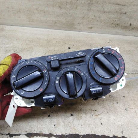 blok-upravleniia-peckoi-i-kondicionerom-nissan-tiida-i-art-109988-big-0