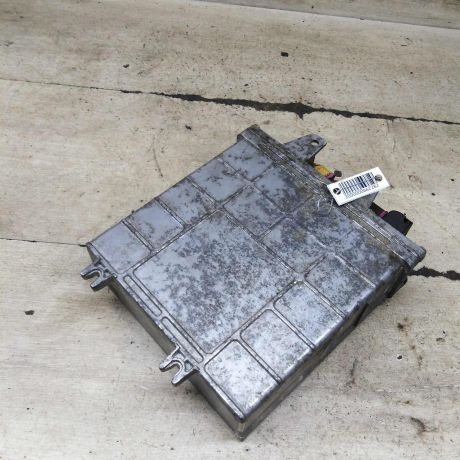 blok-upravleniia-dvigatelem-audi-a4-b5-art-110804-big-3