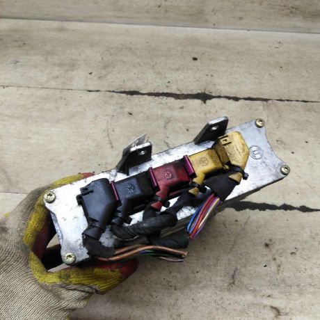blok-upravleniia-dvigatelem-audi-a4-b5-art-110804-big-4