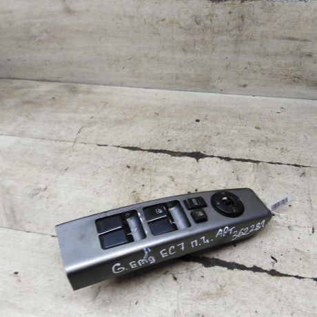 blok-upravleniia-steklopodieemnikami-geely-emgrand-ec7-art-111136-big-0