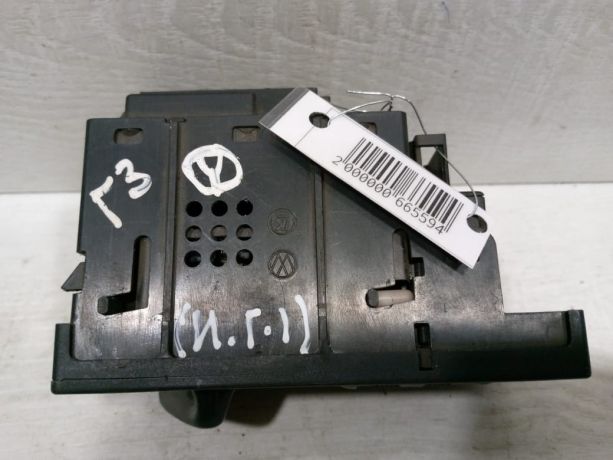 blok-upravleniia-svetom-volkswagen-golf-3-volkswagen-vento-art-111175-big-1