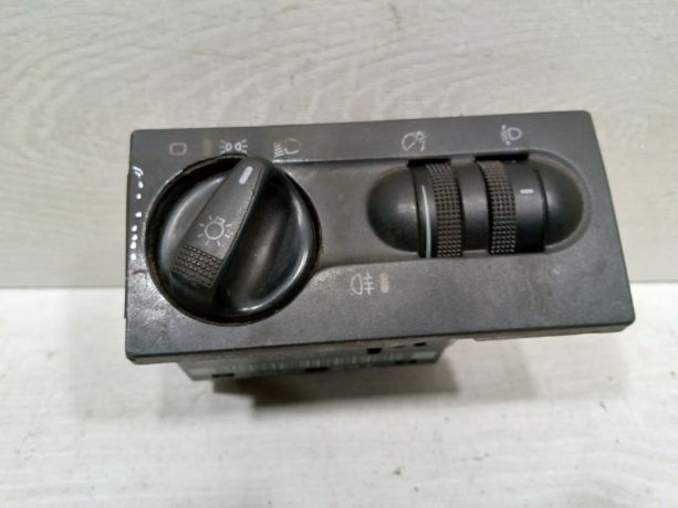 blok-upravleniia-svetom-volkswagen-golf-3-volkswagen-vento-art-111175-big-0