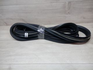 uplotnitelnaia-rezinka-dveri-peredniaia-pravaia-skoda-octavia-tour-art-13454