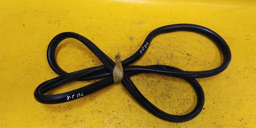 uplotnitelnaia-rezinka-dveri-peredniaia-levaia-hyundai-getz-sa2-art-13925-big-0