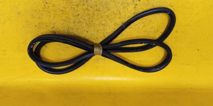 uplotnitelnaia-rezinka-dveri-peredniaia-pravaia-hyundai-getz-sa2-art-13926-big-1