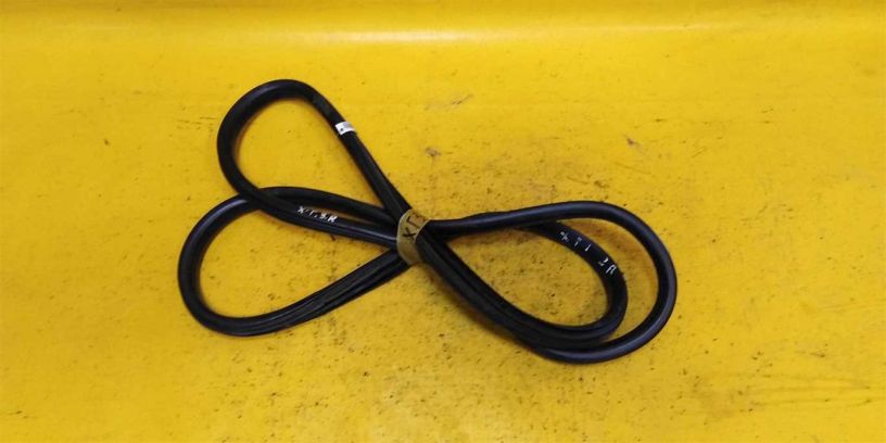 uplotnitelnaia-rezinka-dveri-zadniaia-pravaia-hyundai-getz-sa2-art-13927-big-0