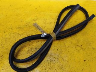 uplotnitelnaia-rezinka-dveri-zadniaia-pravaia-kia-magentis-ii-art-14539