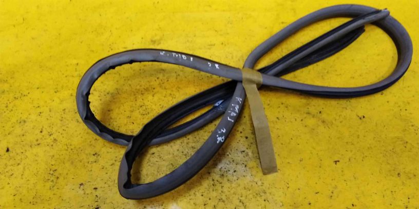 uplotnitelnaia-rezinka-dveri-zadniaia-pravaia-kia-magentis-ii-art-14539-big-1